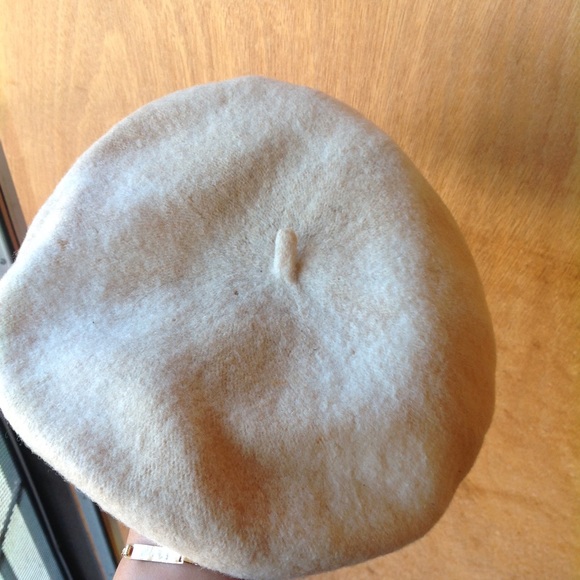 White/cream wool Beret - Picture 2 of 2